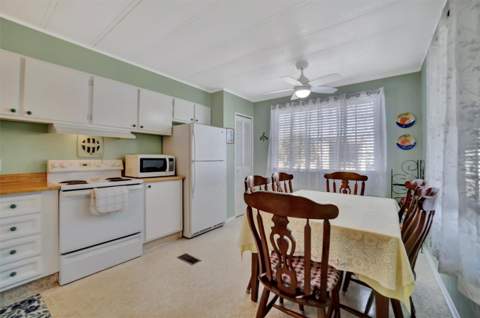 128 E Saint Johns Way, Apollo Beach FL - photo 8 of 37
