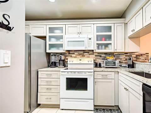 435 Cerromar Lane #329, Venice FL - photo 9 of 69