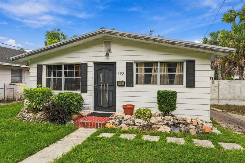 2 bedroom Single Family Residence at 7051 Washington Street, Vensetta Park, New Port Richey — photo 2