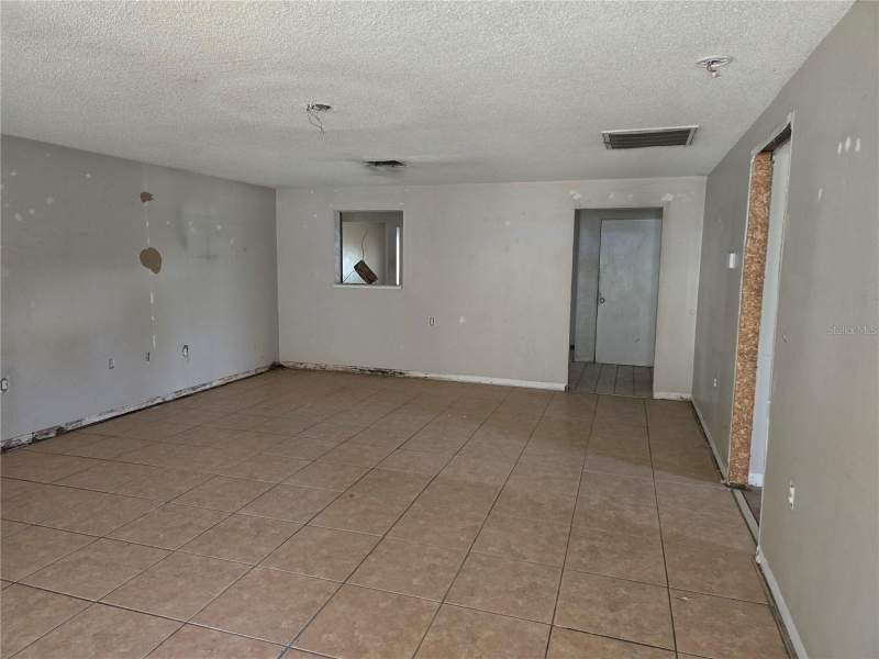 3 bedroom Single Family Residence at 6124 11th Street, Tyson Sub, Zephyrhills — photo 5