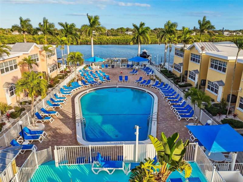 1 bedroom Condo - Hotel at 19417 Gulf Boulevard #F107, Barefoot Beach Resort Of Indian Shores, Indian Rocks Beach — photo 2