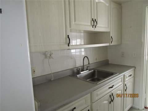 5900 21st Street #15, St Petersburg FL - photo 6 of 6