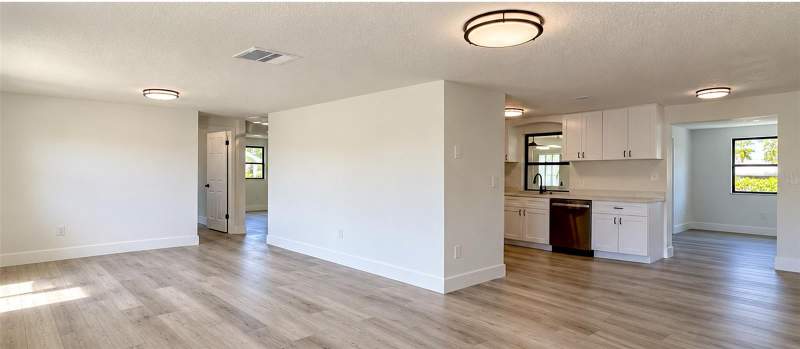 3 bedroom Single Family Residence at 3708 Holiday Lake Drive, Holiday Lake Estates, Holiday — photo 5