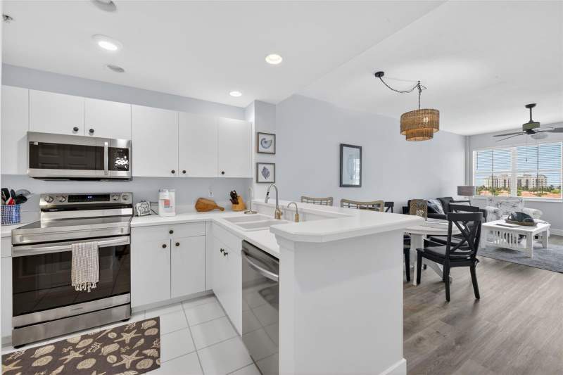 2 bedroom Condominium at 2090 Matecumbe Key Road #1603, Harbor Towers At Burnt Store, Punta Gorda — photo 2