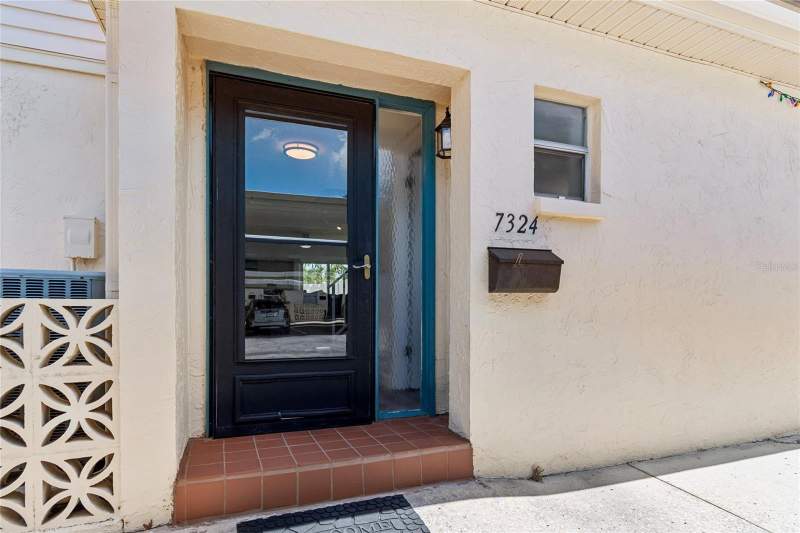 3 bedroom Townhouse at 7324 Stone Haven Court, Townhouses At Bonnie Bay Condo, Pinellas Park — photo 2