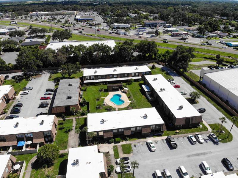 4 bedroom Townhouse at 1836 N Crystal Lake Drive #95, The Grove, Lakeland — photo 5
