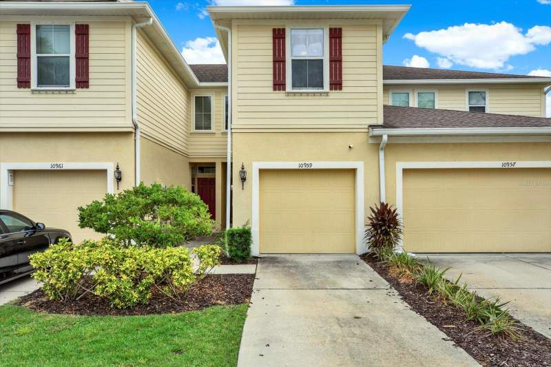 Lucaya Lake Club Townhomes Pha