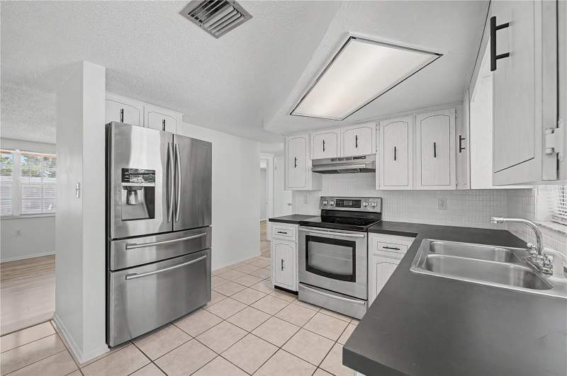 3 bedroom Single Family Residence at 9830 Rainbow Lane, Regency Park, Port Richey — photo 5