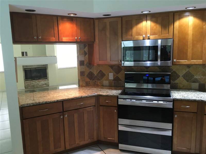 4 bedroom Single Family Residence at 1703 Paddock Drive, Walden Lake, Plant City — photo 4