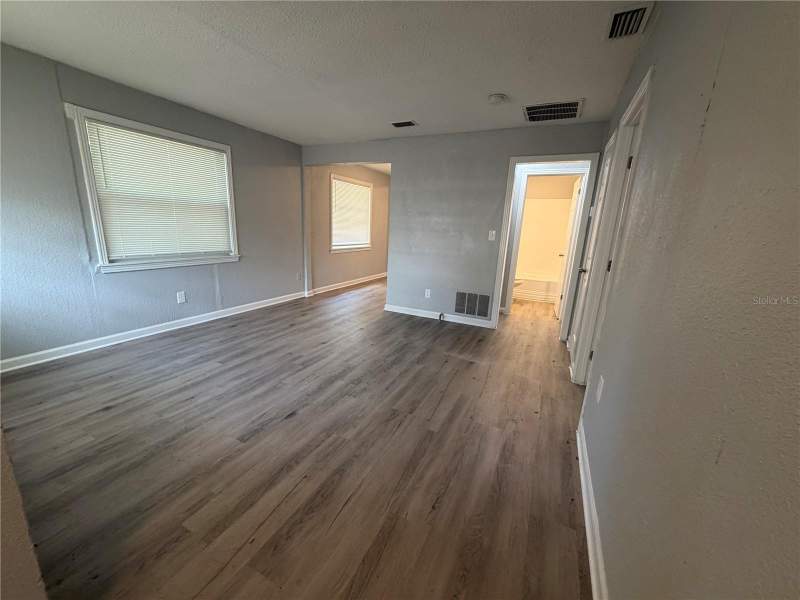 4 bedroom Single Family Residence at 2410 18th Avenue, Minnesota Court Rev, St Petersburg — photo 4
