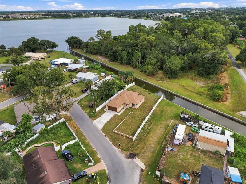 3 bedroom Single Family Residence at 1097 Carefree Cove Dr, Carefree Cove, Winter Haven — photo 5