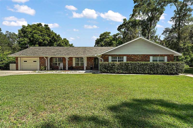 4 bedroom Single Family Residence at 705 Summit Court, Mount Dora Pt Rep Pine Crest Unit 02, Mount Dora — photo 2
