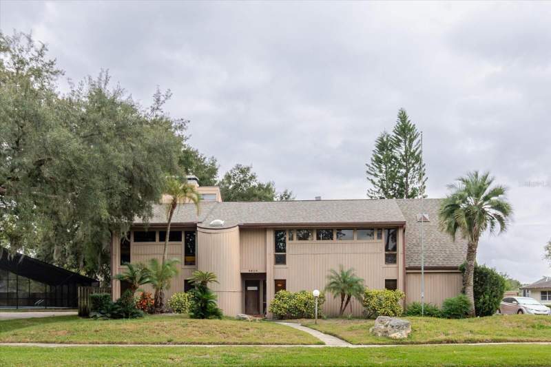 6 bedroom Single Family Residence at 4404 Old Orchard Drive, Carrollwood Village Sec 1, Tampa — photo 2