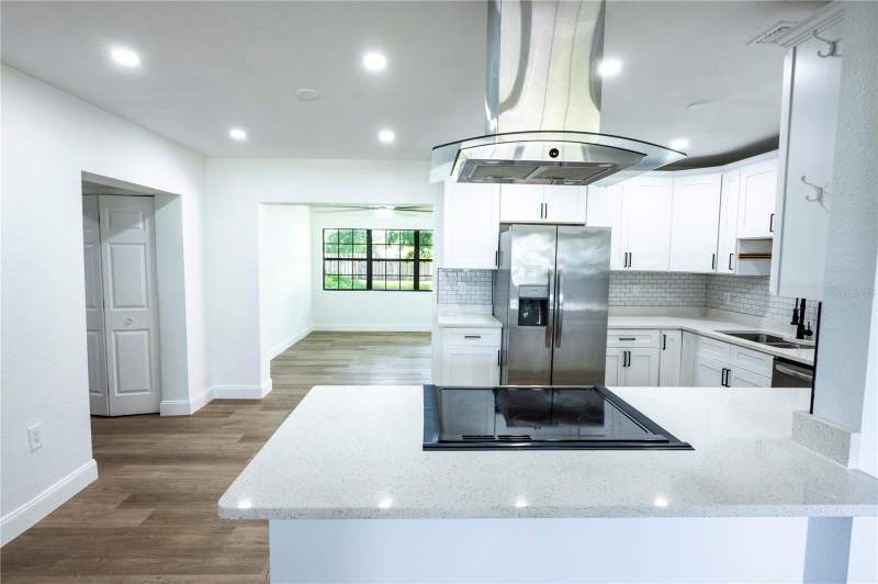 4 bedroom Single Family Residence at 4104 W Wisconsin Avenue, Alta Vista Tracts, Tampa — photo 4