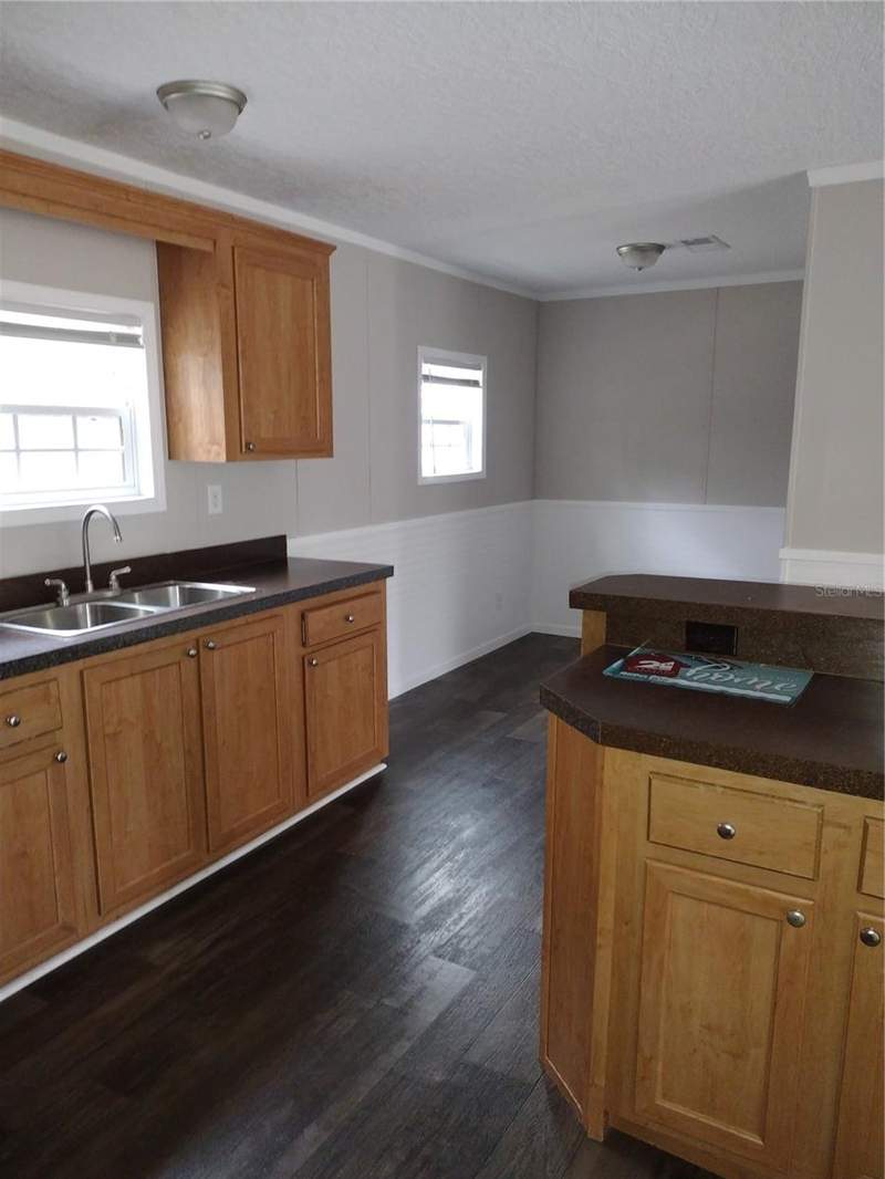 3 bedroom Manufactured Home at 13144 SW 18th Street Road, Rainbow Park Un 08, Ocala — photo 2
