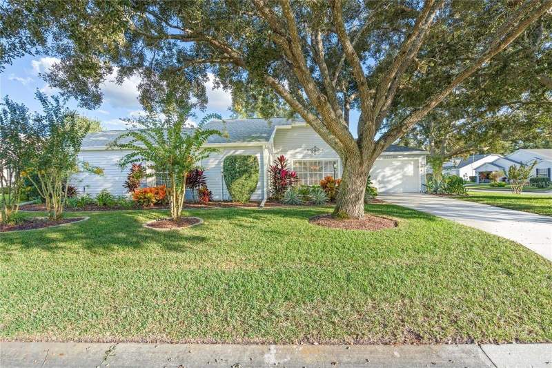 2 bedroom Single Family Residence at 25300 Hibiscus Street, Plantation At Leesburg Greentree, Leesburg — photo 2