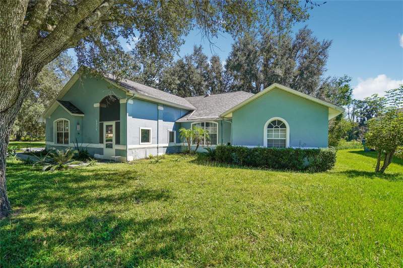 3 bedroom Single Family Residence at 6074 Beechwood Drive, Whisp Oaks Estate Ph 5-B, Dade City — photo 2