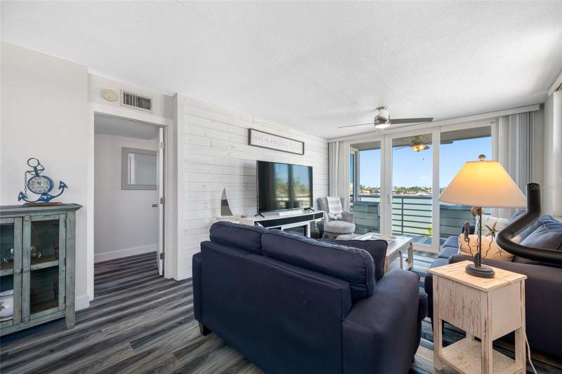 2 bedroom Condominium at 5701 Bahia Del Mar Circle #408, Bahia Vista, St Petersburg — photo 3