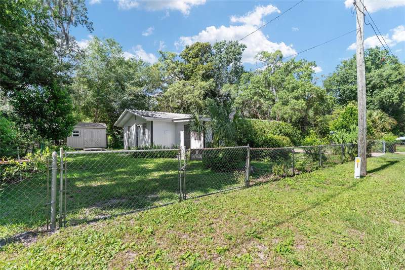 2 bedroom Single Family Residence at 25140 NE 133rd Place, Kershores, Salt Springs — photo 4