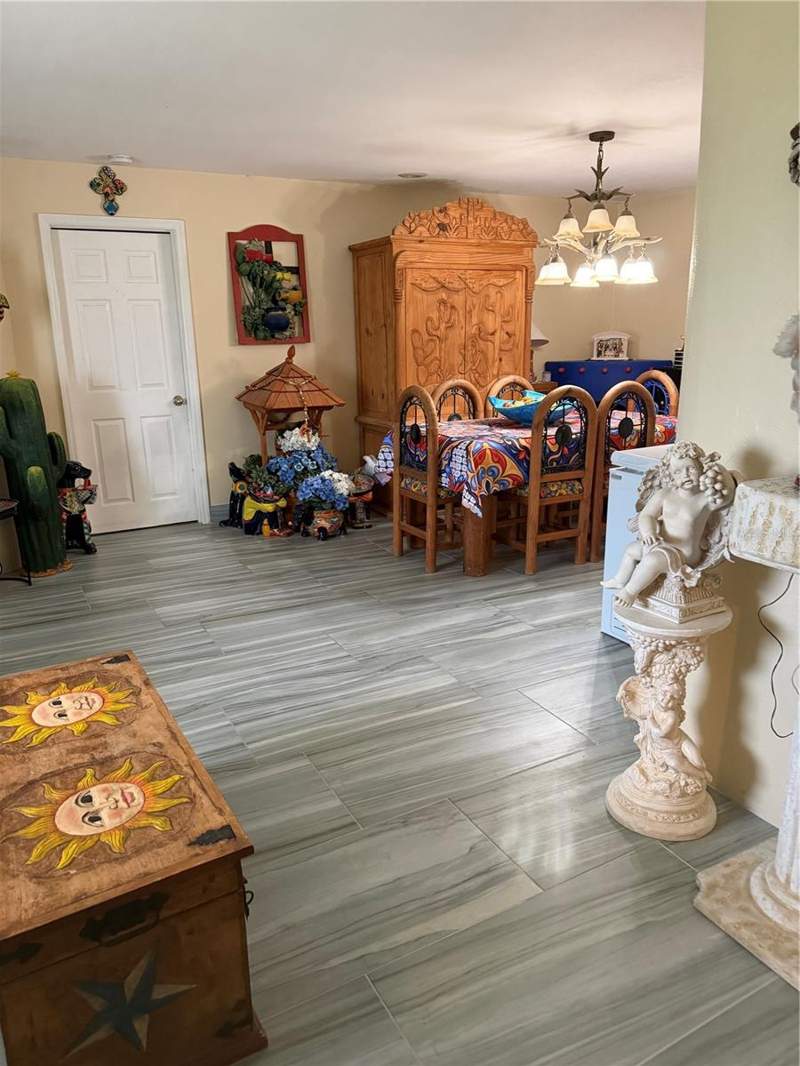4 bedroom Single Family Residence at 2727 NE 4th Place, Cape Coral, Cape Coral — photo 4