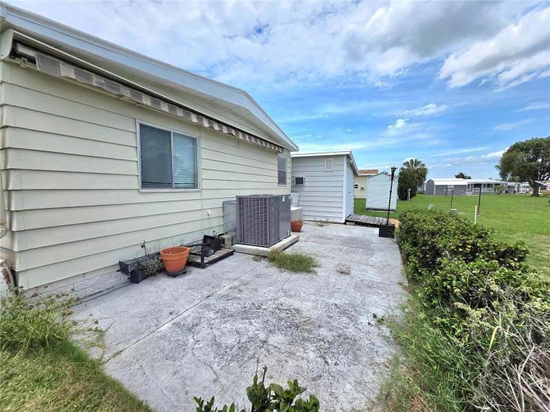 2 bedroom Manufactured Home at 5334 Comanche Street, Lake Betmar Estates Unit 7, Zephyrhills — photo 4