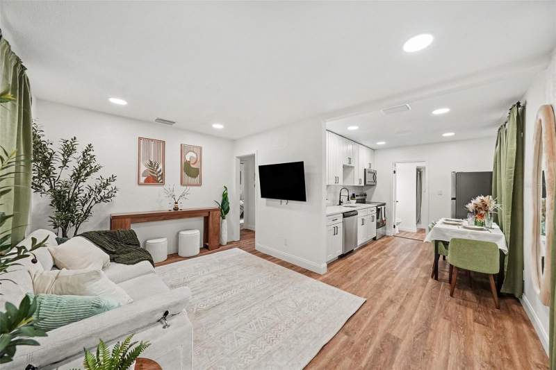2 bedroom Single Family Residence at 1228 56th Avenue, North Euclid Oasis, St Petersburg — photo 2