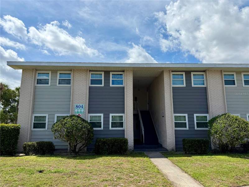 Las Palmas At Sand Lake Condo