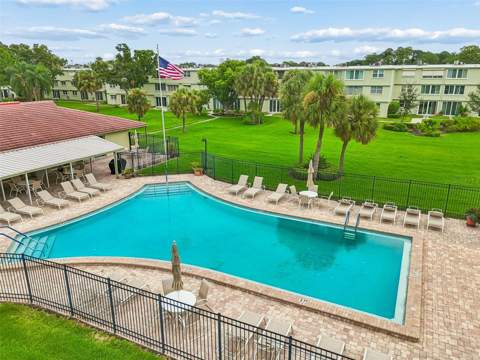 4885 1st St NE #307, St Petersburg FL - photo 24 of 32