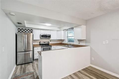 4035 Wendy Drive, Orlando FL - photo 6 of 27