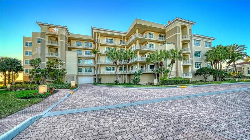 3 bedroom Condominium at 2165 Gulf Of Mexico Drive #115, Villa Di Lancia Ph 1, Longboat Key — photo 2