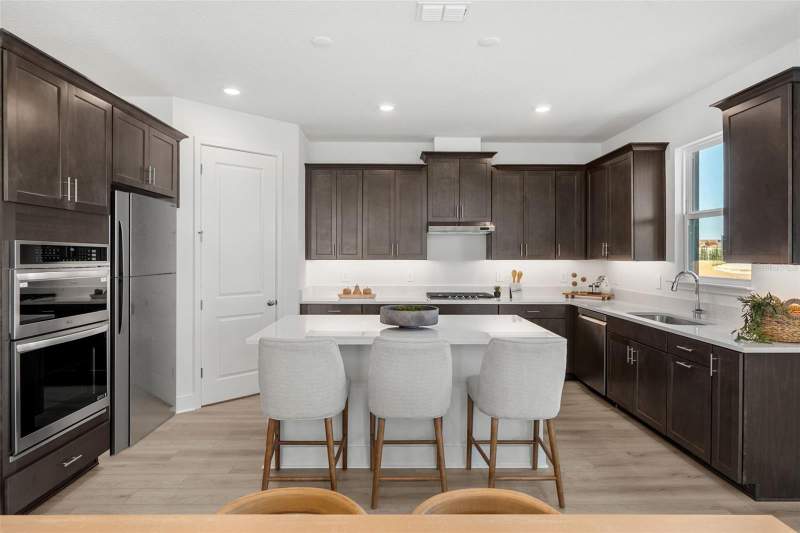5 bedroom Single Family Residence at 558 EMERALD GROVE DRIVE, EDEN CREST, APOPKA — photo 3