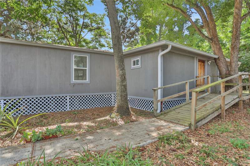 4 bedroom Manufactured Home at 9132 Mango Street, Griffin Park Sub, New Port Richey — photo 3