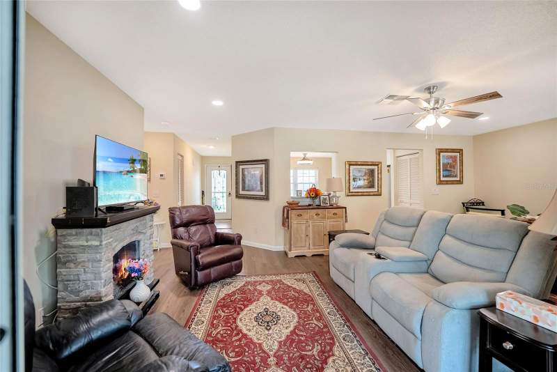2 bedroom Single Family Residence at 9685 SW 97th Street, On Top World, Ocala — photo 5