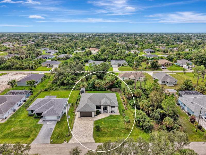 3 bedroom Single Family Residence at 11955 Carnival Avenue, Port Charlotte Sec 065, Port Charlotte — photo 3