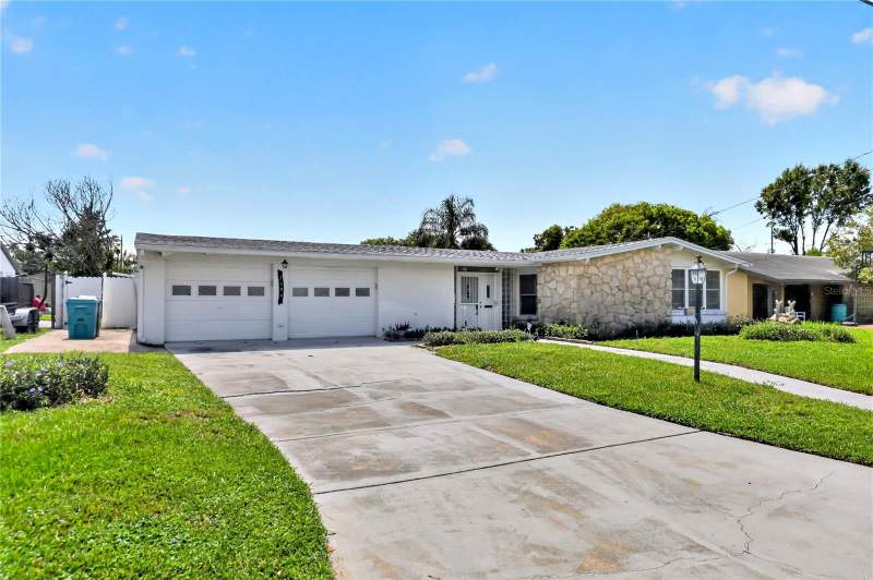 3 bedroom Single Family Residence at 2604 Reef Court, Isle Catalina, Orlando — photo 2