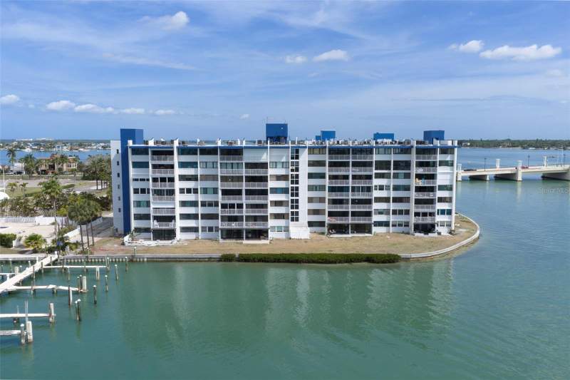 450 TREASURE ISLAND CAUSEWAY #105 home for sale in Treasure Island Tennis & Yacht Club