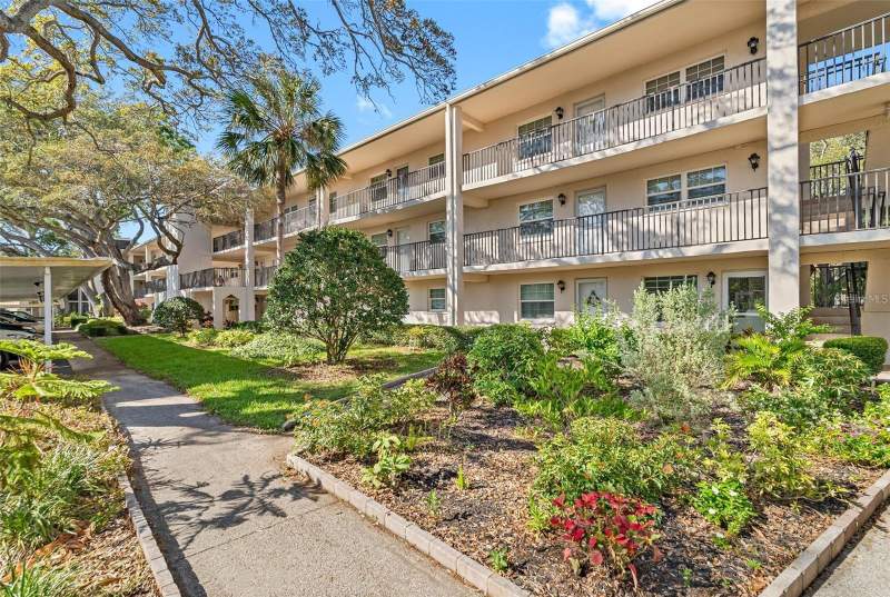 870 VIRGINIA STREET #104 home for sale in Patrician Oaks