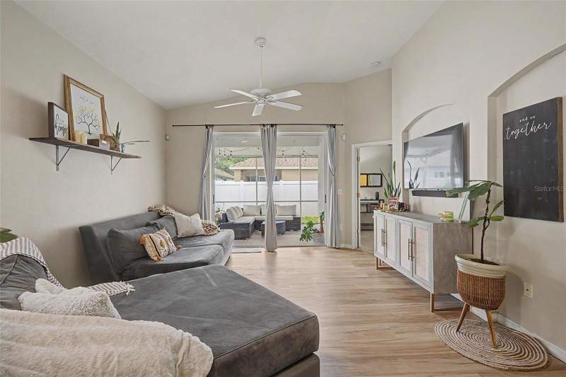 2 bedroom Villa at 19309 Weymouth Drive, Oakstead Prcl 06 Unit 01 Prcl 07, Land O Lakes — photo 5