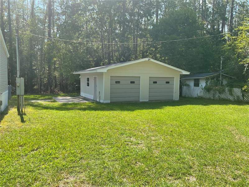 2 bedroom Manufactured Home at 4398 NE 130th Court, Lake Charles Campsites, Silver Springs — photo 5