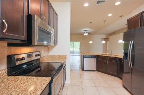 6019 Evansbrook Drive, Zephyrhills FL - photo 13 of 27