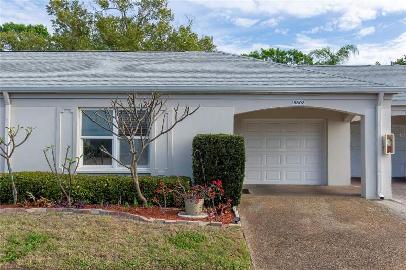 8303 ANNWOOD ROAD home for sale in Chateaux De Bardmoor