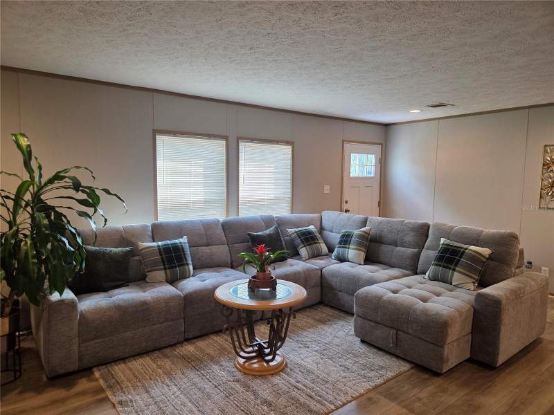 3 bedroom Manufactured Home at 5211 Turtle Dove Trail, Country View Estates, Lakeland — photo 4