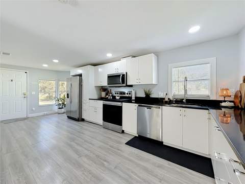 18452 Amityville Drive, Orlando FL - photo 14 of 46