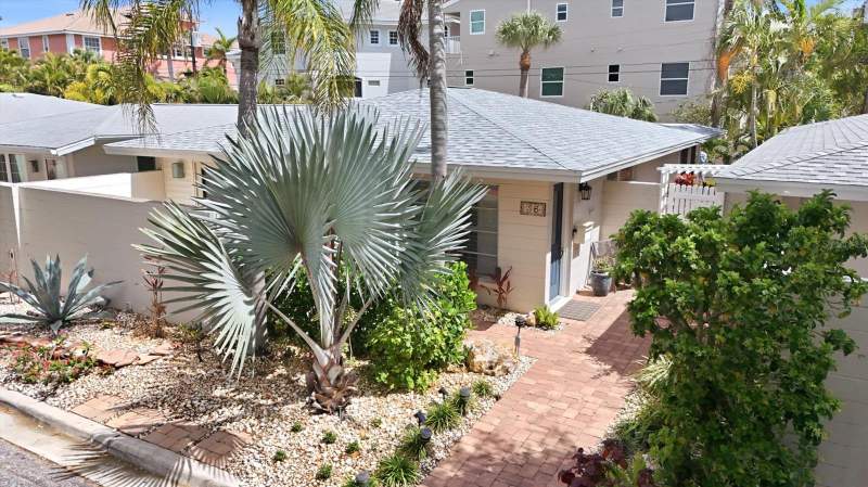 2 bedroom Villa at 6005 Midnight Pass Road #S6, Provincial Gardens, Sarasota — photo 3