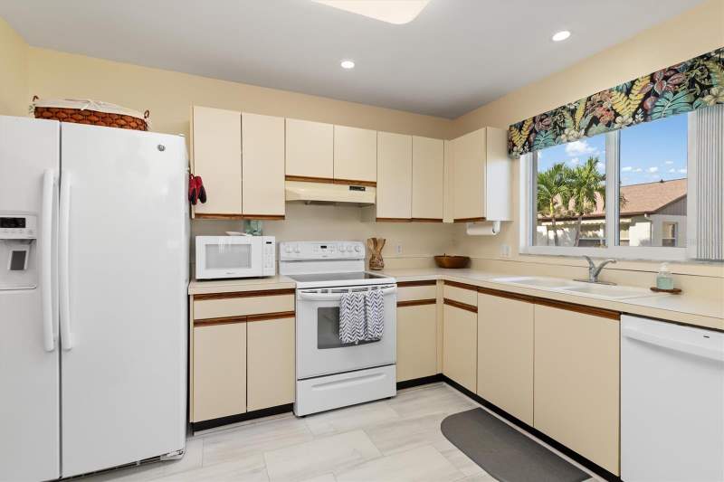 2 bedroom Single Family Residence at 609 Bramblewood Lane #181, Foxwood, Englewood — photo 4