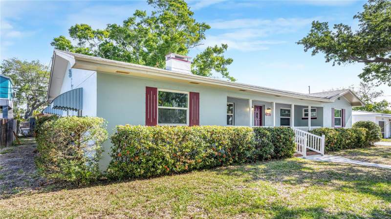 3 bedroom Single Family Residence at 4725 Del Rio Way, B & T Rep, Gulfport — photo 2