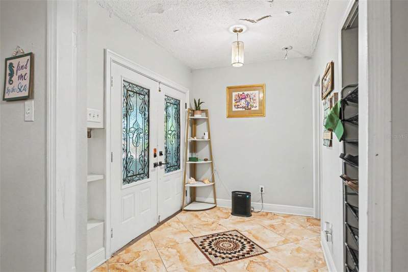 3 bedroom Single Family Residence at 3022 Dartmouth Avenue, Historic Kenwood, St Petersburg — photo 3