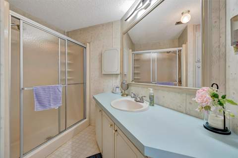 106 N Saint George Circle, Apollo Beach FL - photo 22 of 45