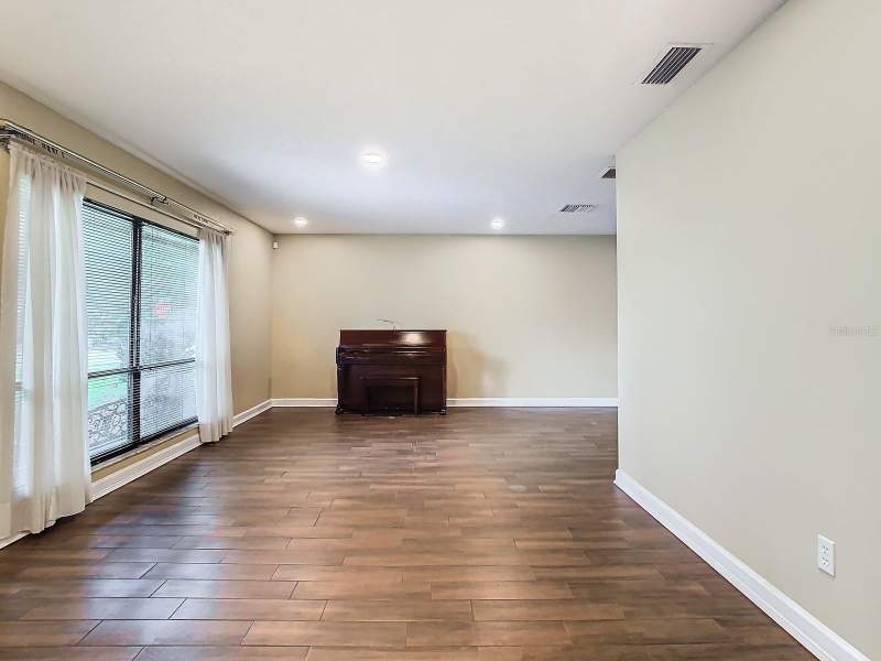 4 bedroom Single Family Residence at 1469 Grace Lake Circle, North Cove, Longwood — photo 4