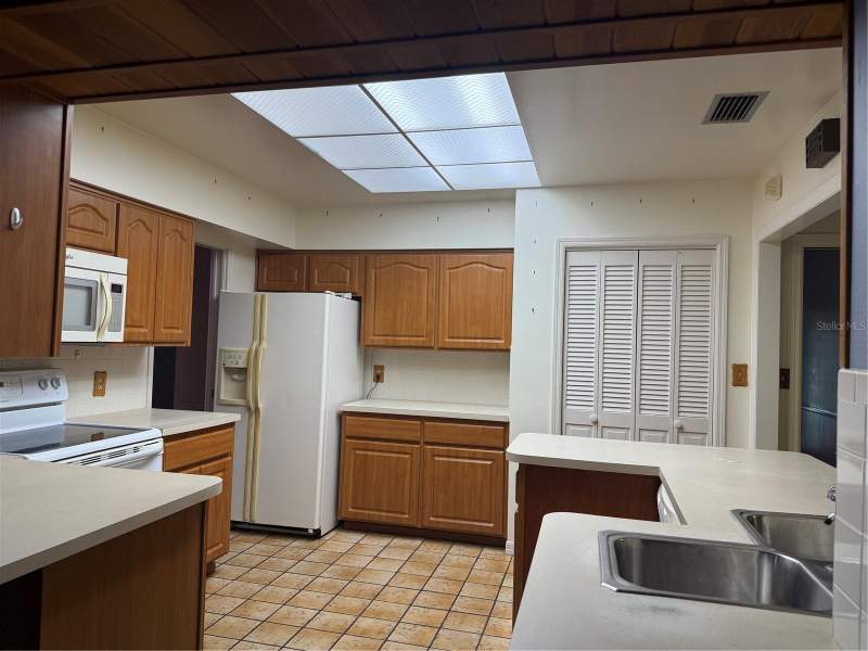 3 bedroom Single Family Residence at 1400 Avenue D, Lake Elbert Heights, Winter Haven — photo 3